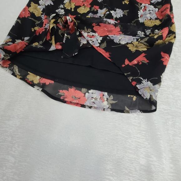 West Kei Stitch Fix ladies top black red floral Size Small Whimsigoth office - Picture 5 of 9